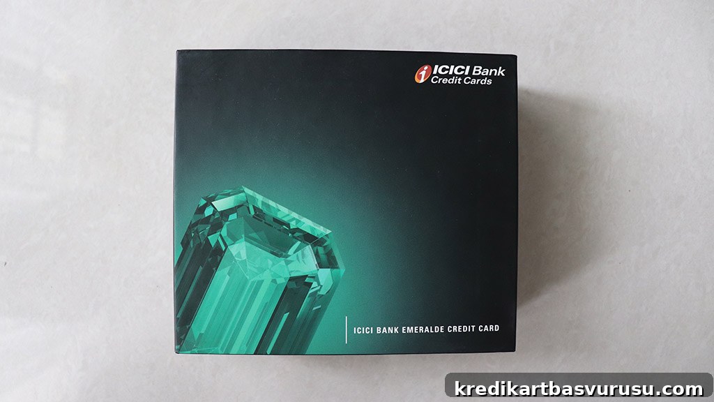 ICICI Emeralde Credit Card cover box