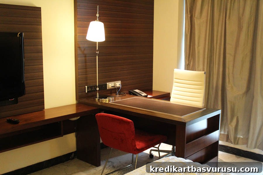 Le Meridien Coimbatore Hotel Review: Rooms, Dining & Location 9 Work Table – Le Meridien Coimbatore