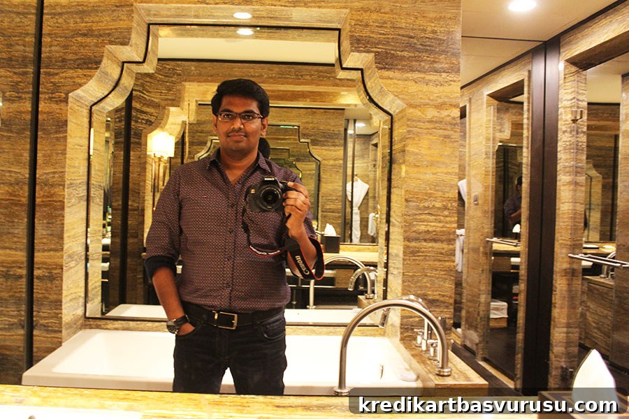 ITC Grand Chola – Me