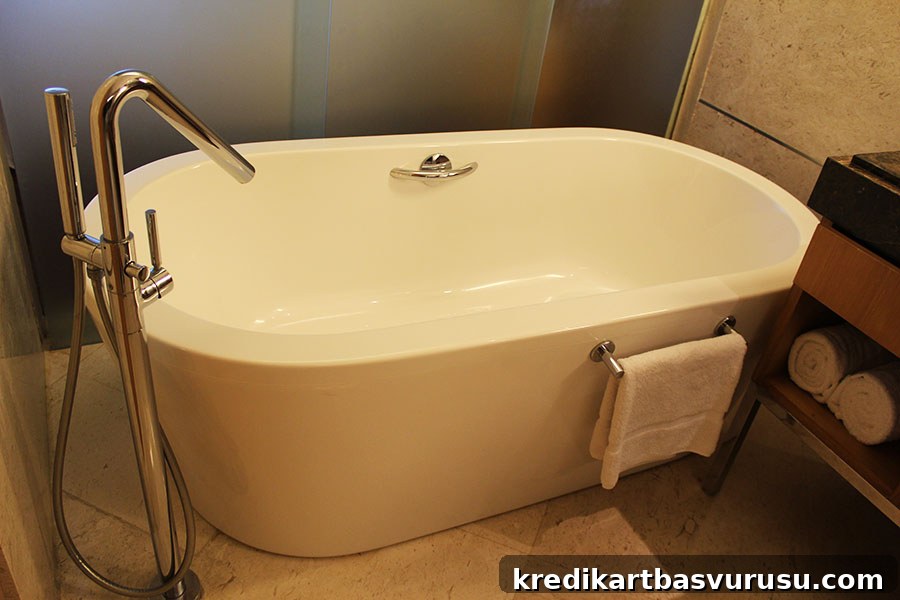 The Westin Chennai Velachery – Lovely neat Bath Tub